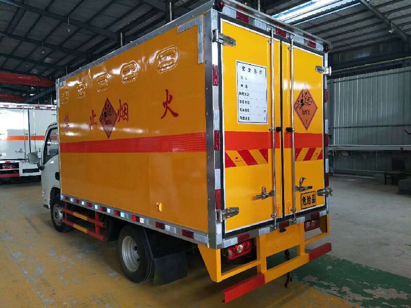 成都到尋烏危險(xiǎn)品運(yùn)輸