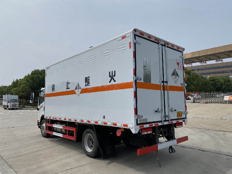 成都到定日危險(xiǎn)品運(yùn)輸