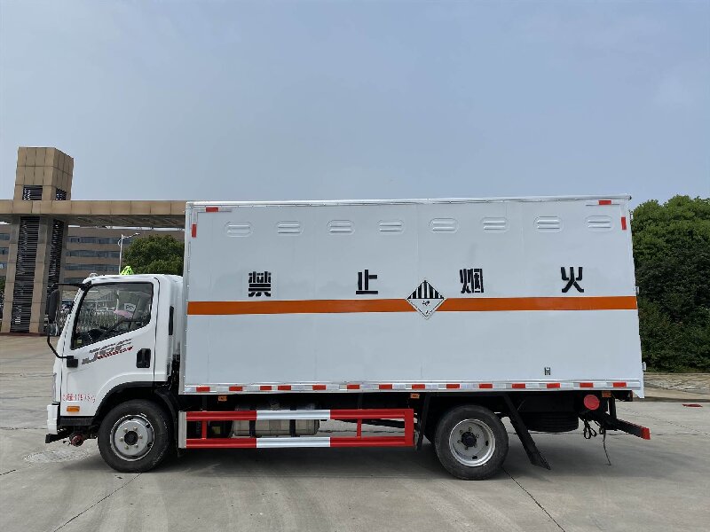 成都到錫林浩特危險(xiǎn)品運(yùn)輸